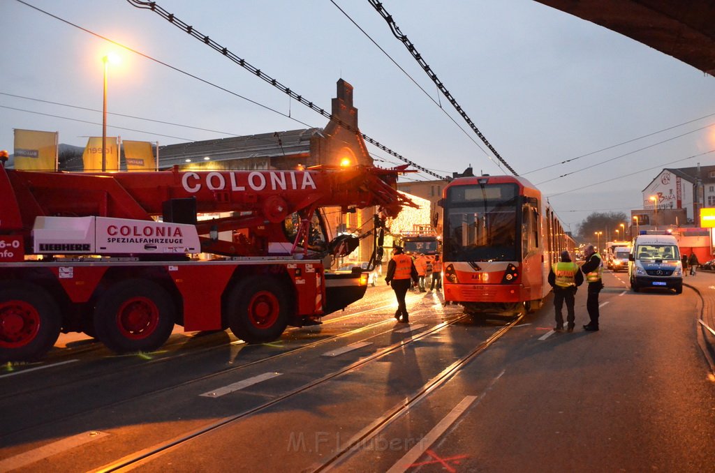 VU Kran Strab Koeln Ehrenfeld Stammstr Ehrenfeldguertel P025.JPG - Miklos Laubert